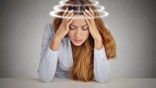 偏头痛四种发作时症状表现 偏头痛四种发作时症状表现