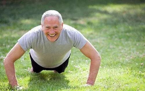 中老年人生活中如何预防老年痴呆病呢？
